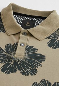 Next STANDARD - Polotričko - neutral black floral