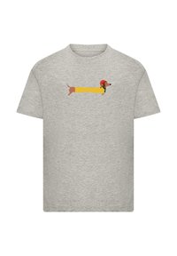 Grå t-skjorte med kort erm som har et grafisk trykk av en tegneserie-dachshund med en gul kropp og rød hatt, sentrert på forsiden.