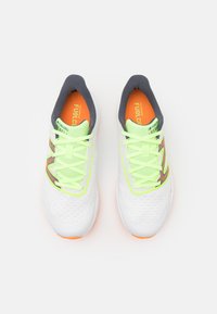 New Balance FUELCELL REBEL UNISEX - Zapatillas running asfalto - white