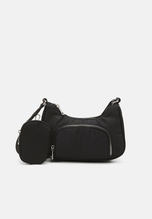 PCCATINKA CROSSBODY BAG - Skulderveske - black
