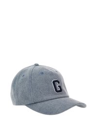 Cappellino da baseball grigio realizzato in tessuto testurizzato, con una "G" ricamata di colore blu scuro sul davanti, visiera curvata e fori di ventilazione.