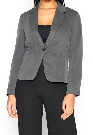 Blazer gris ajusté avec un col à cran, fermeture à un bouton et deux poches avant. Texture lisse et coupe structurée.