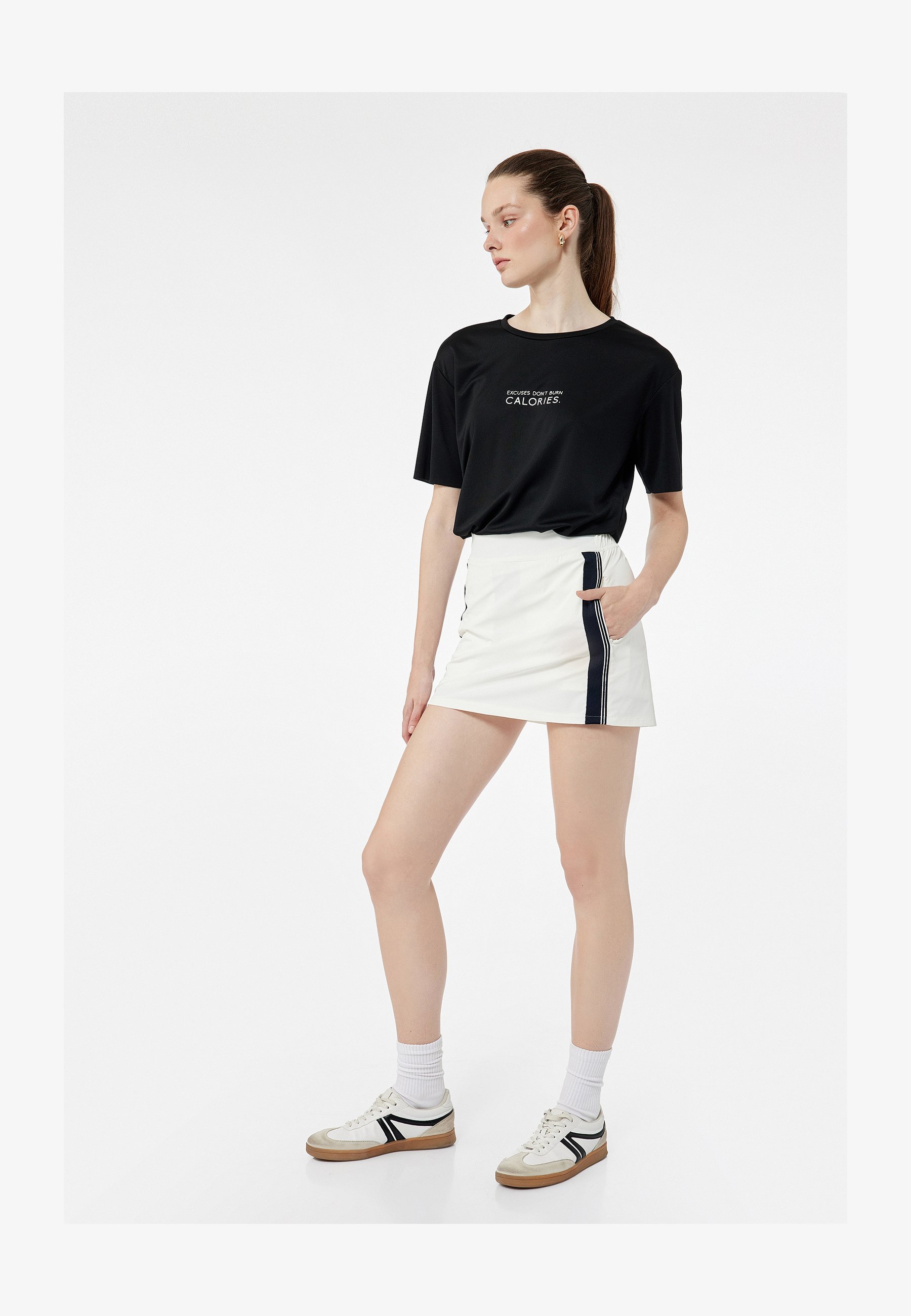 Koton T-shirt Donna A Maniche Corte Stampata, Colore Antracite, Taglia XL, Pratica E Di Tendenza