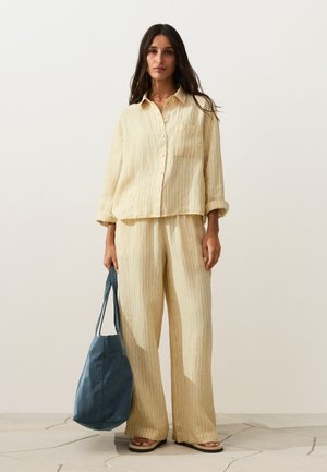 OYSHO, SHORT SHIRT - Cămașă - mottled yellow