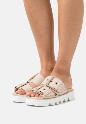 Heeled mules - granola