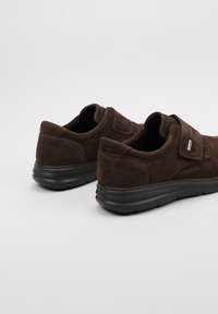 IMAC Zapatos sin cordones - brown