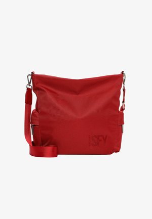 Punane tekstuuriga ristihoidev kott reguleeritava rihma ja hõbedaste klambritega, ristkülikukujuline, esiküljel alumises paremas servas peened brändi initsiaalid.