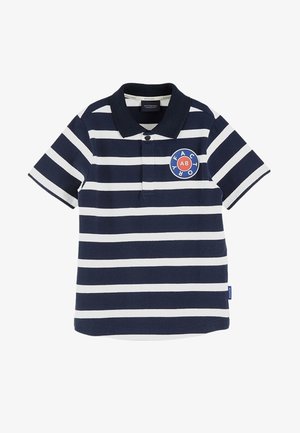 Mørkeblå og hvid stribet polo t-shirt, korte ærmer, ribbet krave, frontknaplukning, med et rundt logo-patch på brystet.