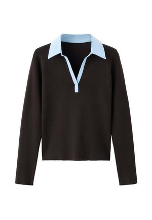 Črno dolgo oprijet kroj z lahkim modrim ovratnikom, z izrezom z vrtljivim sprednjim delom na polovico in krajšo zasnovo. Iz mehkega, teksturiranega blaga.