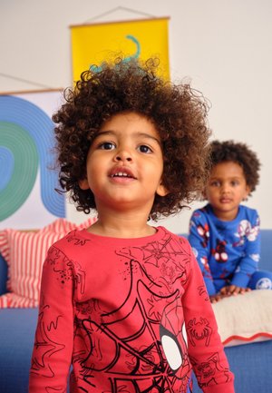 Next, REGULAR FIT - LICENSE SNUGGLE 2 PACK SET - Nattøj sæt - red spidey