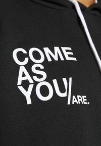 Pier One Sweat à capuche - black