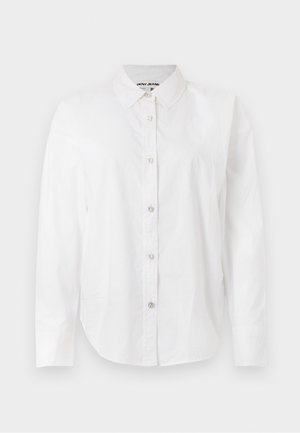 Camisa branca de algodão com botões. Apresenta gola com colarinho, mangas compridas e cinco botões na parte da frente. Textura lisa, corte clássico.