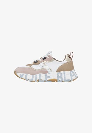 Sneakers con una miscela testurizzata di camoscio bianco, beige e rosa. Presentano accenti neri, chiusura con lacci piatti e suola in gomma con lettering audace.