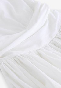 Next PREMIUM ONE SHOULDER REGULAR FIT - Maksimekko - white