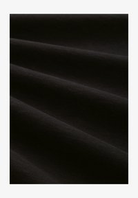 Ausgewählt, deep black