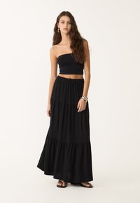 Stradivarius PEASANT - Maxisukňa - black