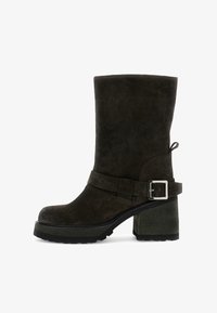 Seleccionado, dark brown