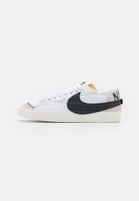 Nike Sportswear Sneakers - white