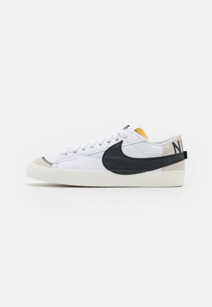 Nike Sportswear Matalavartiset tennarit - white