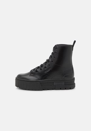 Enkellaarsjes met plateauzool - black