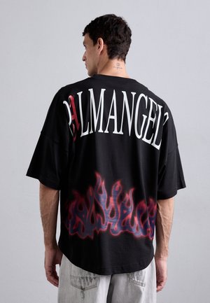 FLAMES OVER TEE - T-shirt imprimé - black/multicolor