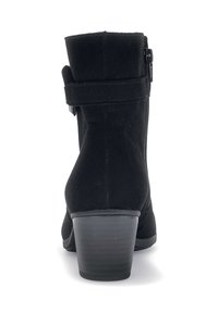 Botín negro con textura de ante, cremallera lateral y tacón cuadrado. Presenta una correa alrededor del tobillo.