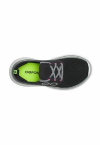 Black athletic shoe with a mesh upper, gray outsole, and lime green insole. Features silver laces with pink accents and logo detail.