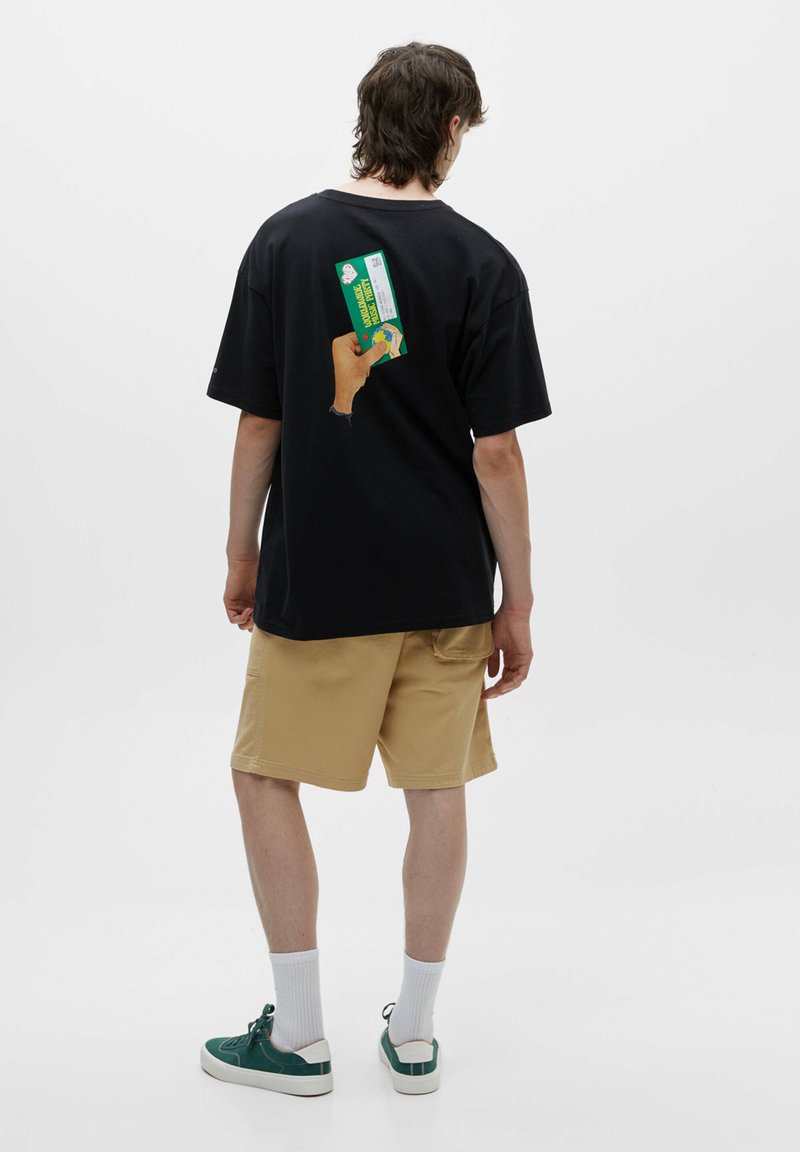 PULL&BEAR XDYE WITH TICKET PRINT TShirt print mottled black