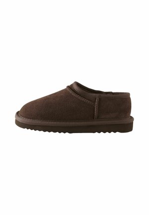 Next, Našuchovačky - chocolate brown