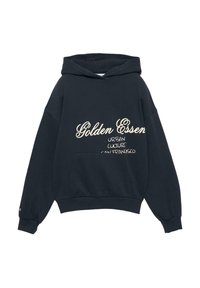 Námornícky modrá mikina s kapucňou, ktorá má predné vrecko, voľný strih a krémový nápis "Golden Essen Urban Culture San Francisco."