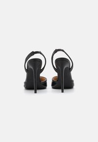 RAID Wide Fit CLEMENTINE - Saltos clássicos - black