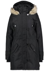 Parka noire avec capuche bordée de fausse fourrure, plusieurs poches, fermeture par boutons-pression et zip, et taille légèrement cintrée.