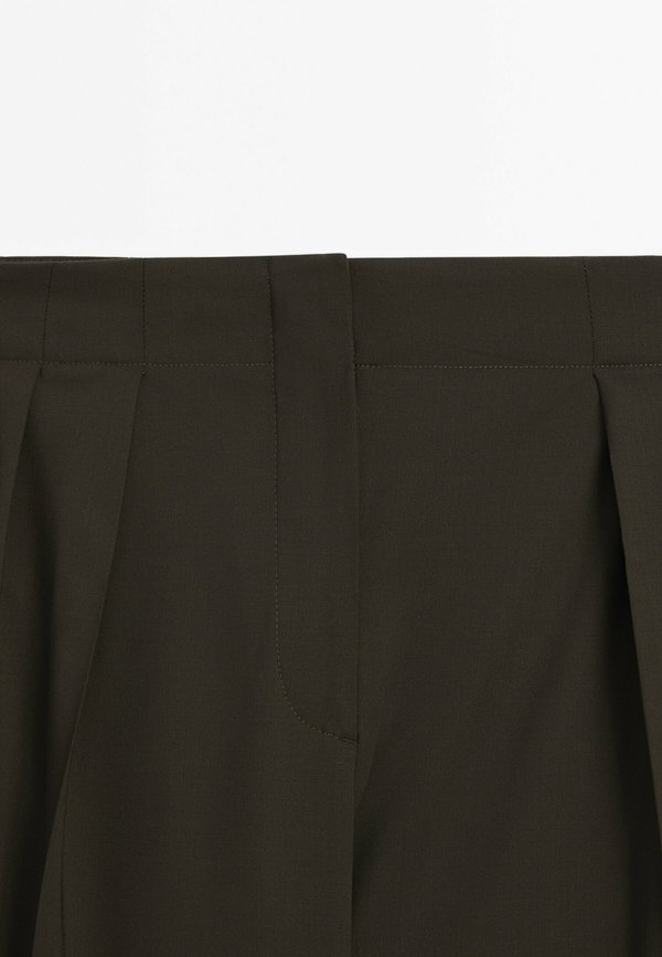 PLEATED WITH A CLEAN DESIGN  - Trousers4