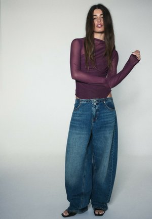 Stradivarius, DRAPED MESH LONG SLEEVE BODYSUIT - T-shirt à manches longues - purple