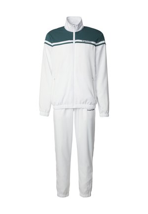 Chándal blanco con paneles verdes en los hombros, puños elásticos, chaqueta con cremallera y pantalones a juego con un pequeño texto de logo negro en el pecho y el muslo.