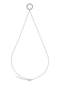 Collana in argento con un pendente circolare intrecciato, dotata di un fermaglio regolabile e dettagli a maglia fine lungo tutta la catena.