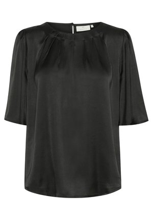 Zwarte satijnen blouse met korte mouwen, ronde halslijn en subtiele plooien aan de voorkant. Soepele textuur met een ontspannen pasvorm. Sluiting met inkeping aan de achterkant.