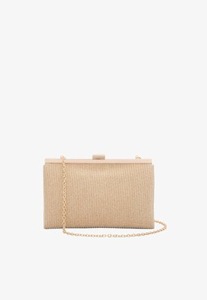 Rektangulær guldfarvet clutch med tekstureret overflade, metalramme og fastgjort tynd guldkæde.
