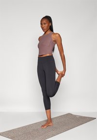 Athleta SALUTATION MIX TANK - Viršus - smoked almond brown