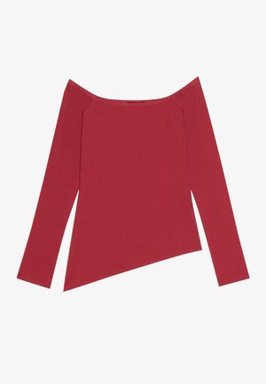 Top rojo de hombros al descubierto con mangas largas, textura acanalada y dobladillo asimétrico, que presenta un acabado suave y costuras sutiles.