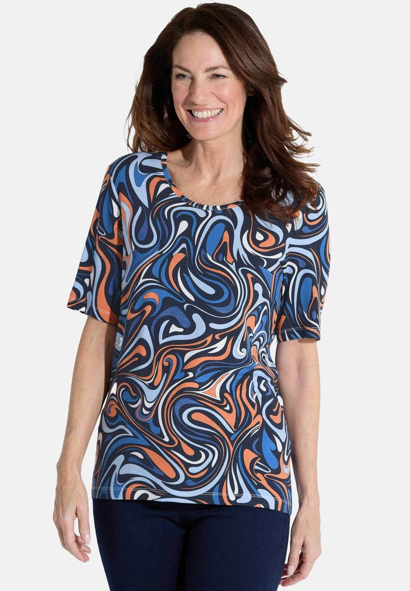 Gevoerd overhemd in blauw, oranje en wit met een spiraalontwerp; korte mouwen, ronde halslijn, gladde stof en een ontspannen pasvorm.