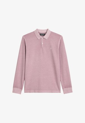 Lange mouw polo in lichtroze, gemaakt van zachte stof. Heeft een klassieke kraag, drie knopen en een klein geborduurd logo op de borst.