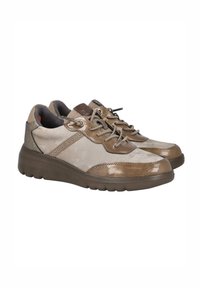Zapatillas texturizadas en marrón y beige con una combinación de cuero suave y mate. Presentan un diseño con cordones y una suela de goma resistente.