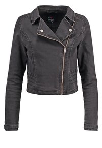 Veste en denim taillée de couleur gris foncé avec fermeture éclair argentée, boutons-pression et poches latérales. Présente un design ajusté avec un col classique.