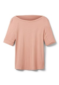 Krátký rukáv top v jemné broskvové látce s širokým výstřihem, hladkou texturou a uvolněným střihem; bez viditelných vzorů nebo kovových prvků.