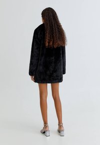 PULL&BEAR Vinterfrakke - black