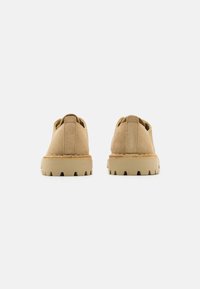 Clarks Originals DESERT ROCK LO - Rennot nauhakengät - maple