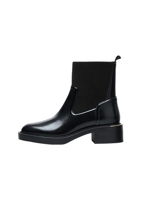 Stivaletti - black