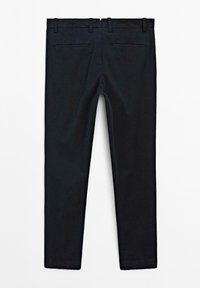 Pantaloni in cotone neri con vestibilità slim, caratterizzati da un frontale piatto, due tasche posteriori e passanti per cintura. Tessuto liscio senza motivi visibili.