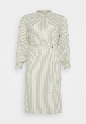 ONLY Carmakoma CARLONNIE LIFE STRIPE DRESS - Srajčna obleka - subtle green/cloud dancer